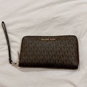 Michael Kors Large Logo Continental Wallet